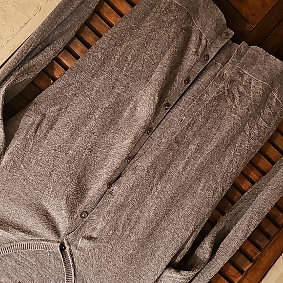 August Silk Heritage gray cardigan - Picture 3 of 6